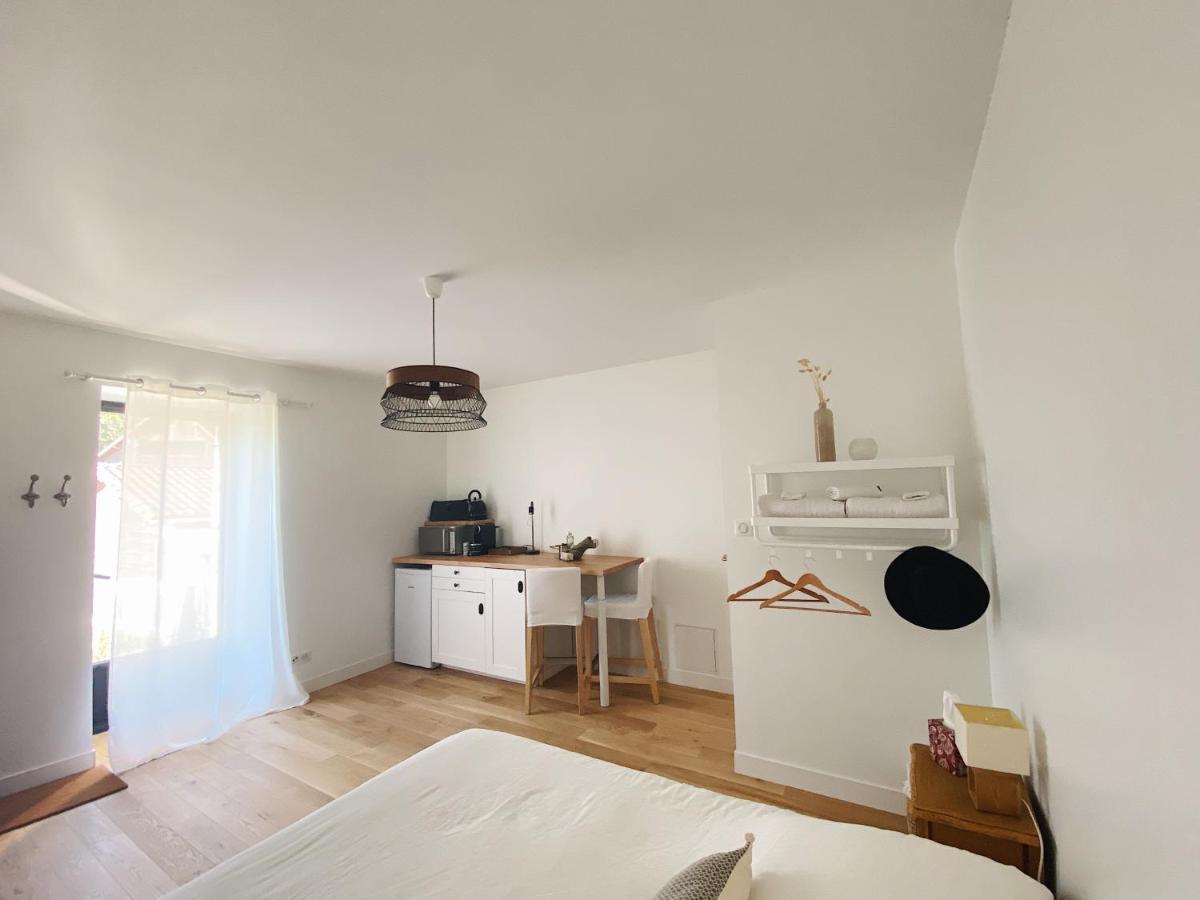 L'Anne Xe, Studio Independant Valeuil 외부 사진